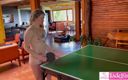 Jade Kink: 真正的脱衣乒乓获胜者需要一切