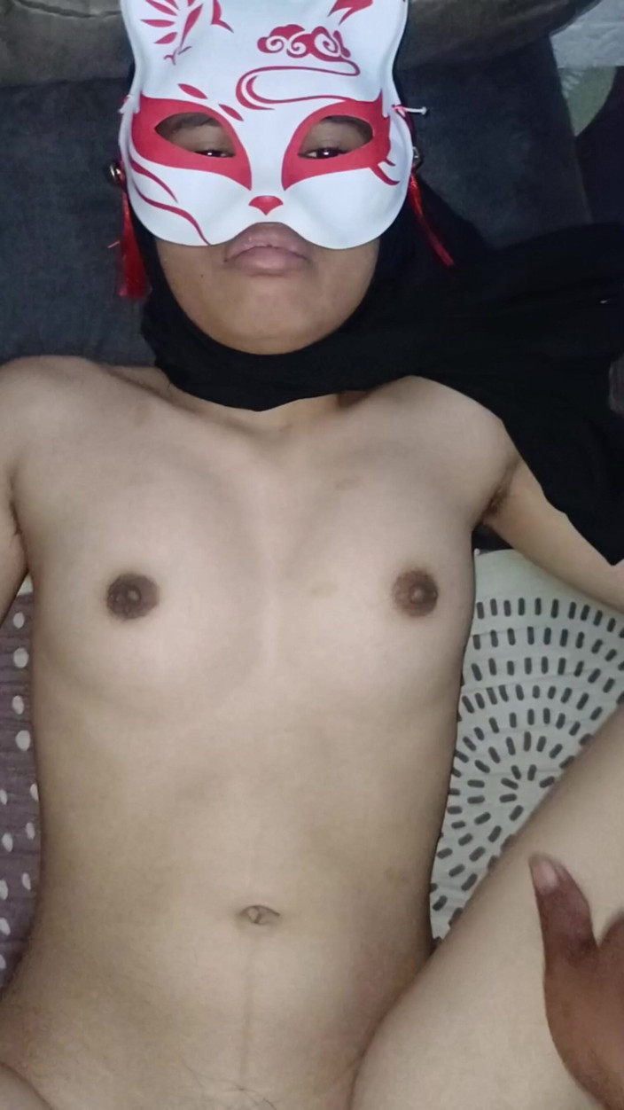 Theresia Nirvana: 头巾女孩的魅力