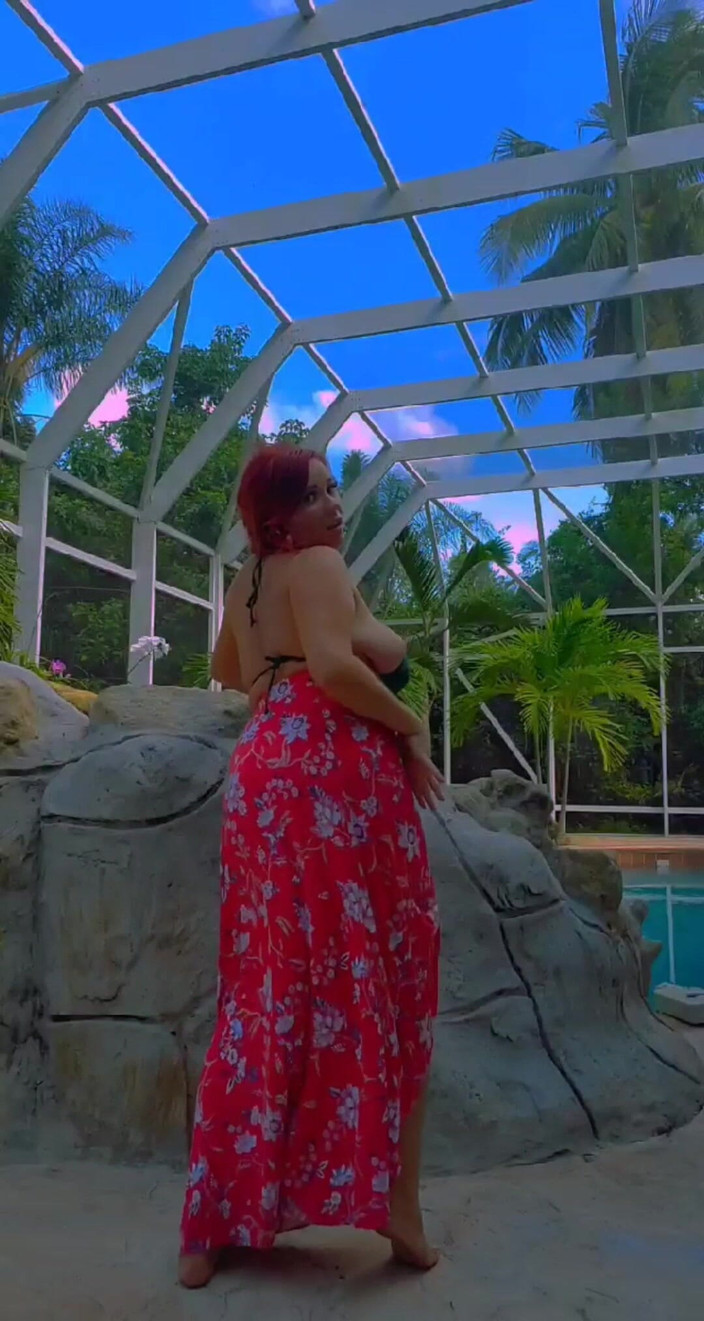 Annabelle Rogers: セクシーな夏の雰囲気