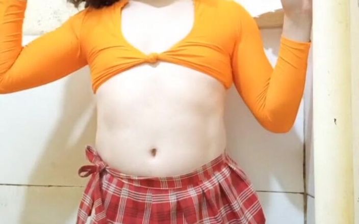 Carol videos shorts: Velma Cosplay transvestiten