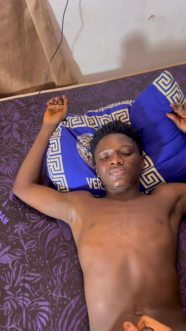 That slutty monster: Mrdka kape z monstrózního černého ptáka creampies zadky