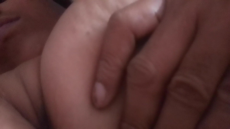 Bijukumar: Mallu holka si nechá masírovat prsa svým manželem