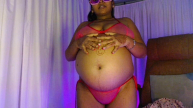 HotGirl21: 섹시한 임신한 소녀 비키니 쇼.