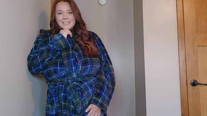 Annabelle Rogers: Snowed in with Stepmommy Turns Into Sexual Tension