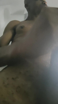 Ters bakış açısı yüze boşalma ayı. Onun sesi!