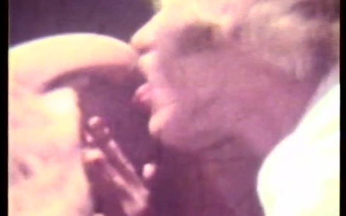 Vintage megastore: Potul pentru sex latino 01 - (film restyling în versiune Full HD)