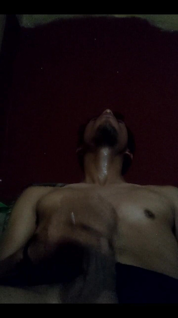 AlexAlejandro13: Kontol besar melontarkan air mani super lezat