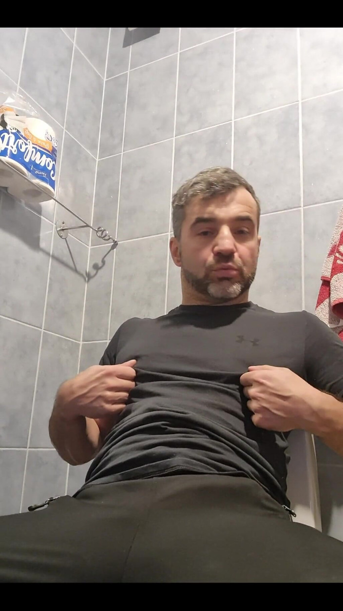 Tj Tantra: İngiltere'den uzaktayım ve düz yenilemeye yardım ediyorum