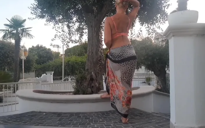 Selena701: Outdoor Part of Selena's Daily Sex Games