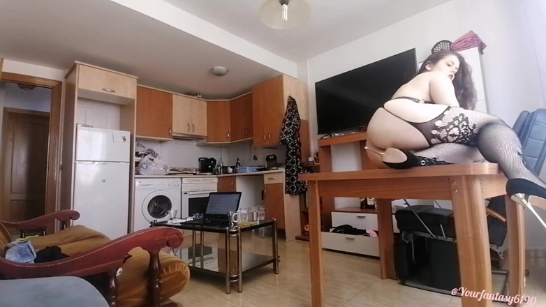 Your fantasy studio: Kentut gemuk di atas meja