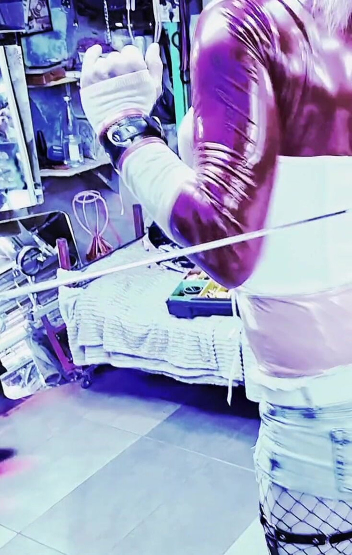 Mitchel Johnson: 小さなもの