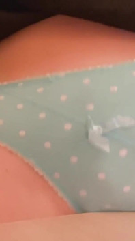 Pane bože! Orgasmus bez rukou. Tření sexy kundičky