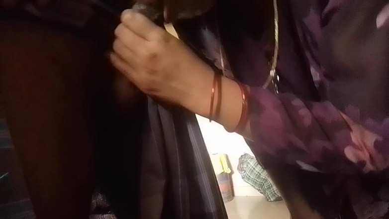 Bijukumar: tamil ganv ki larki kichan men apne pati ka land...