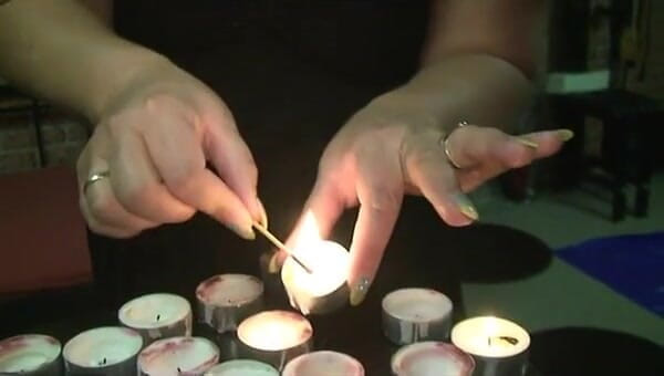 Anna Devot: Annadevot - I light candles