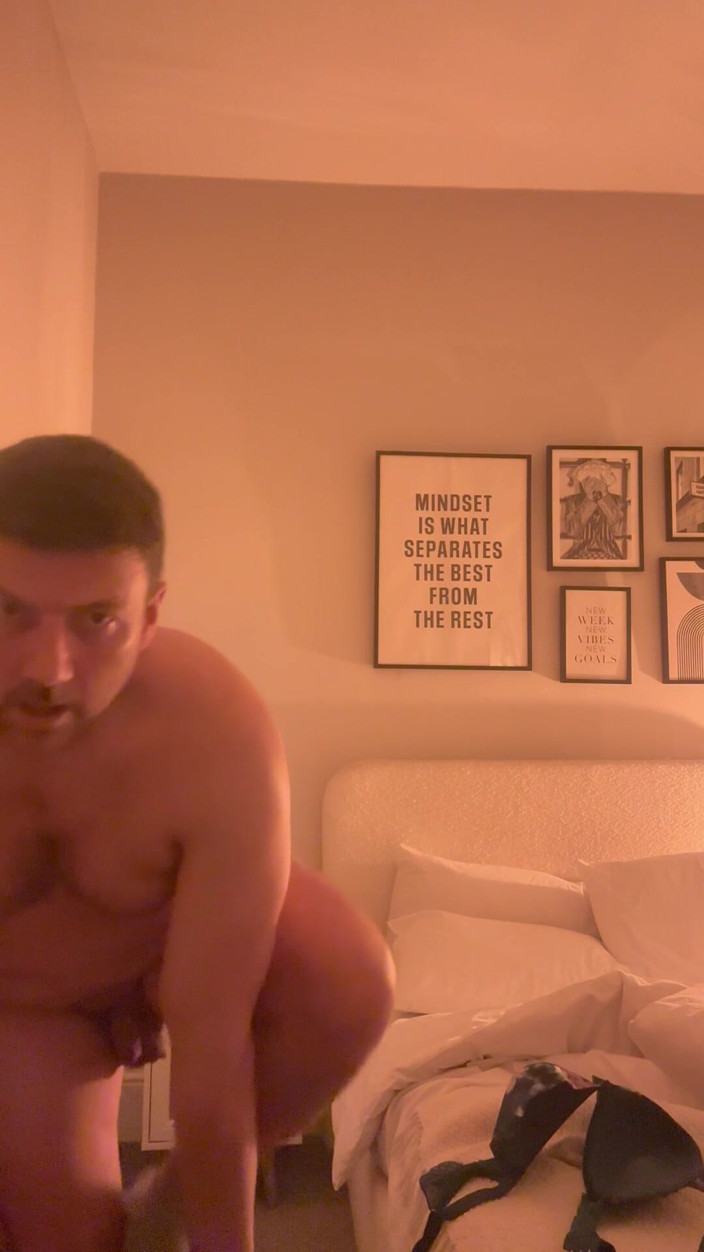 Jeffry: Horny Man in Bathroom