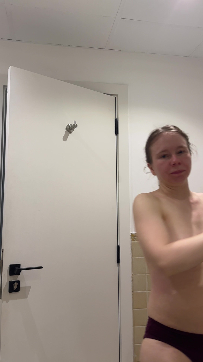 SweetLucy96: Teen with Braces Brushes Her Teeth