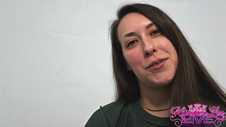 Kimber Lee: Cuck dostaje ręczną robotę prezent od Kimber Lee