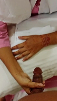 Bangladeşli kız otel odası romantizmi