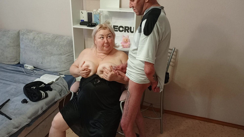 Zona901: Tôi sục con cu của tôi, đụ mẹ kế của tôi...