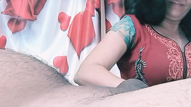 Bolly Karma: Cewek ini suka dikendalikan sama raksasa