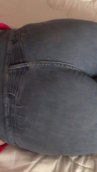 The big ass of a mature Latina with jean on and jean down