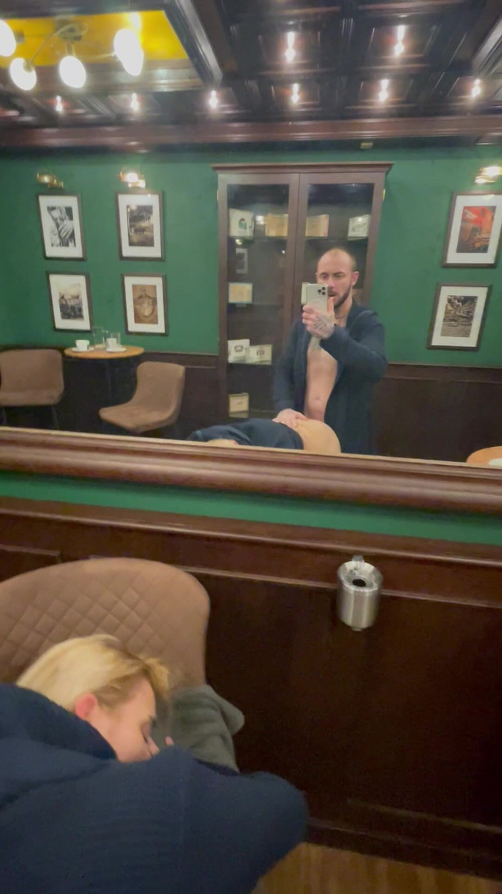 Bonieclydeerotik: Termal Banyo, Sauna, Yalama, Sandalye, Sikişme, Köpek, Al, Ayakta, Çıplak, Islak,...