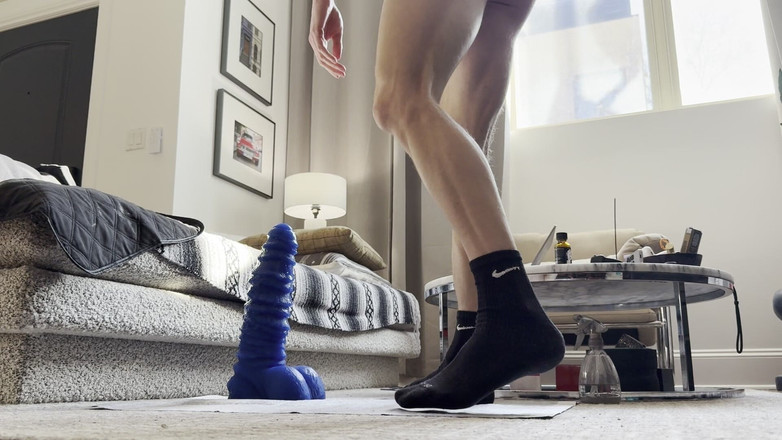 Another Loose Hole: 악마 자지 아래로