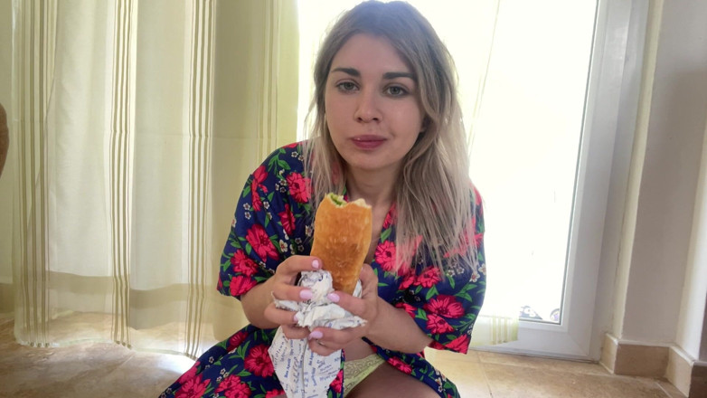 Misty Phoenix: Mamada con dos calientes