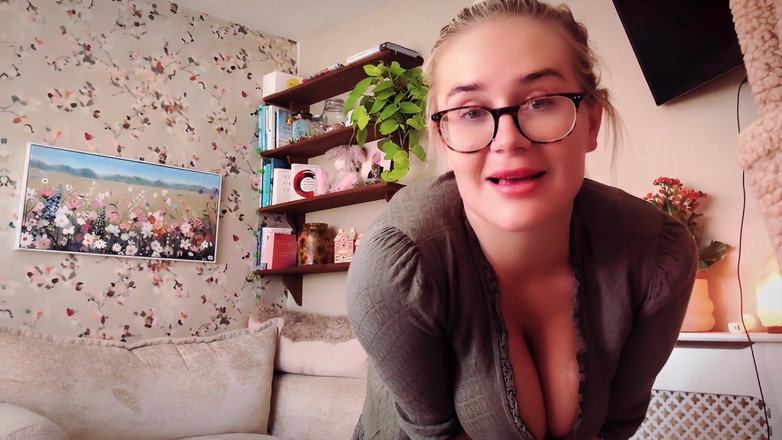 JessieHH: Elle se fait prendre par des belles-mères qui se lavent...