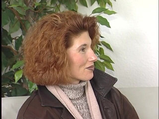 Lucky Cooch: MiLF tatuata succhia un grosso cazzo