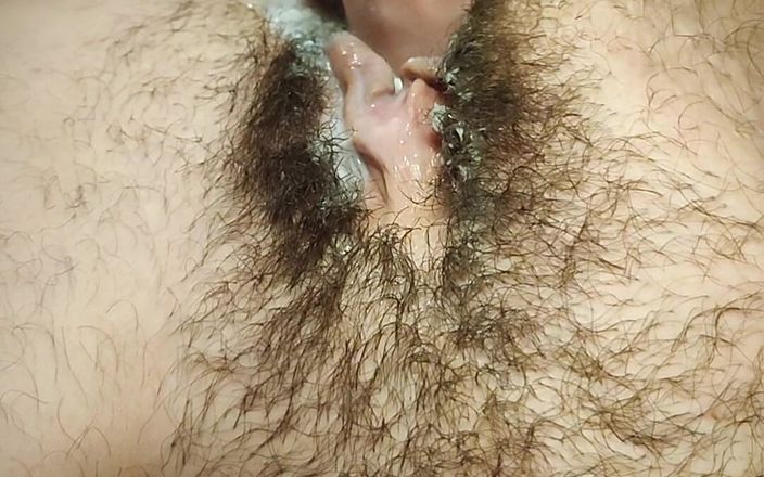 Roy1987: Minha buceta suja e gostosa é fodida por um vibrador
