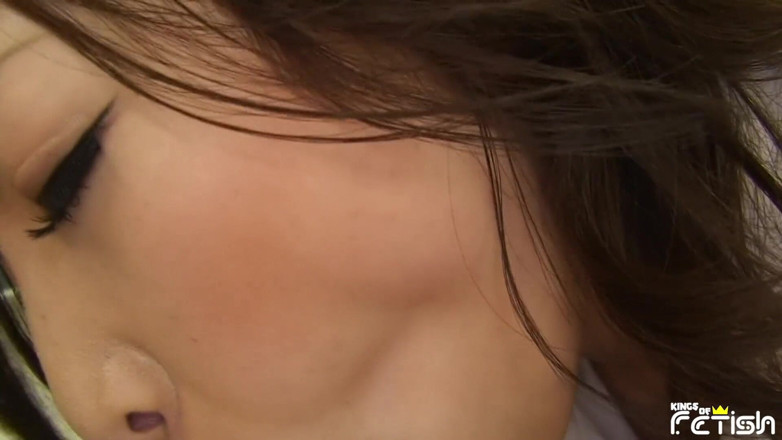 Pure Japanese adult video ( JAV): Une prof japonaise surprend son élève en train de se masturber...