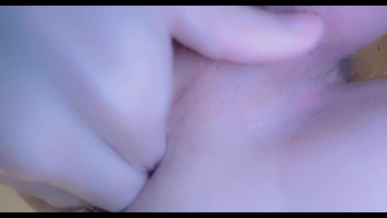 NoFaceB0y: Adoro che la mia figa venga scopata e spalancata con...