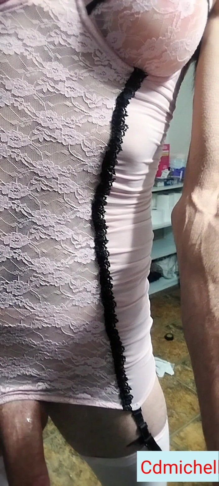 Crossdressers Cd Michelle wearing sexy lingerie: Cdmichelle lagi asik mainin kontol sampai dicrot di dalam banyak...