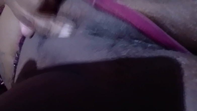 Cat masturbating with finger: Delicia De Masturbação