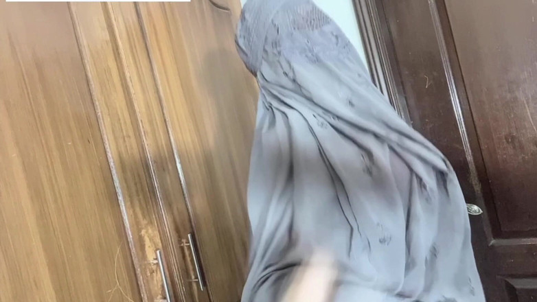 FlashyModel1: Pathani bogel yang cantik melakukan perkara yang tidak masuk akal...