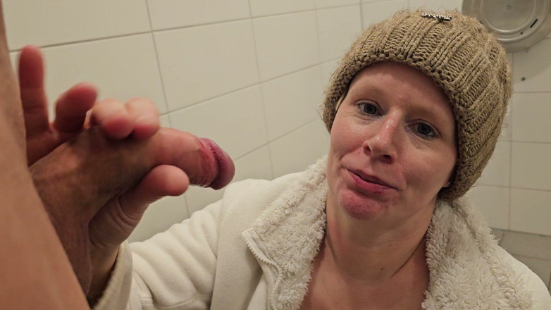UserBitch1: Nikolaus Quicky W Publicznej Toalecie