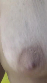 처진 큰 가슴으로 달콤