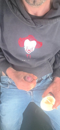 Chico Hetero Se Hace Una Paja Mientras Toma Un Cafe