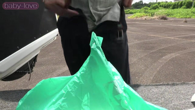 What type of JAV do you like: 与一个漂亮的已婚美女的户外私人拍摄回来进行激烈的双插，最后以中出结束 - 第1部分