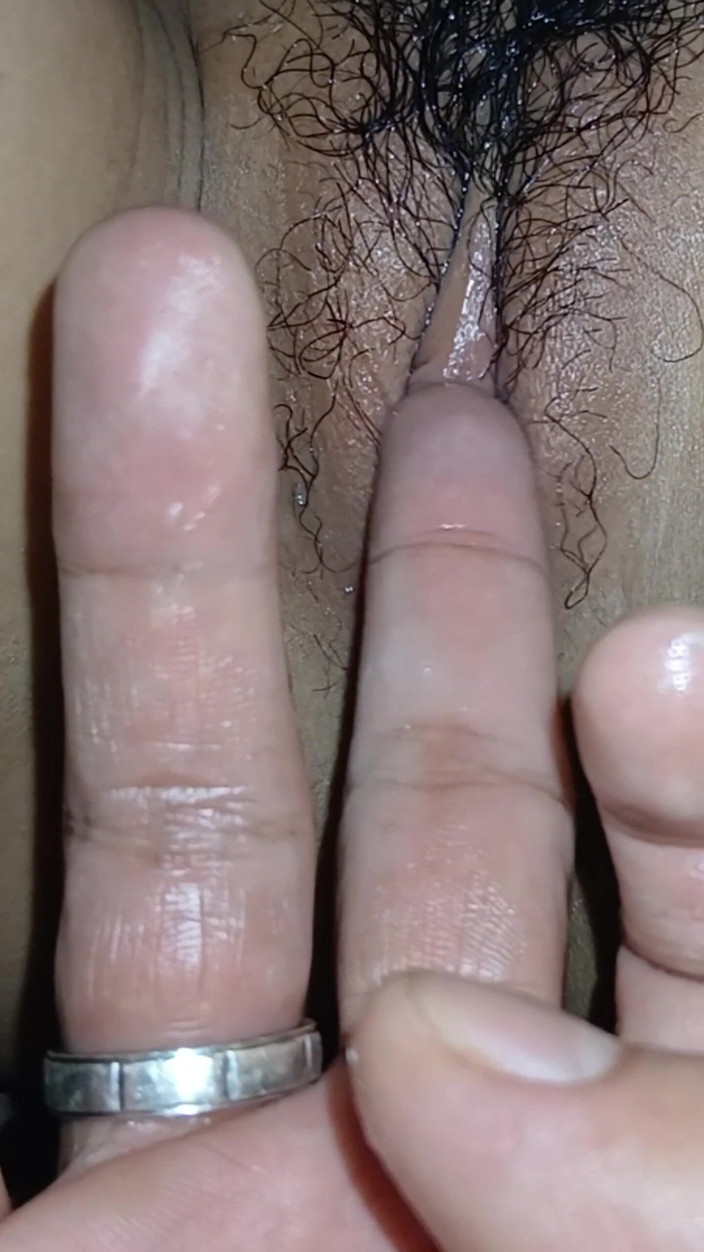 KingLeo: Une Salope Asiatique Maigre Aime Vraiment L’orgasme Squirt