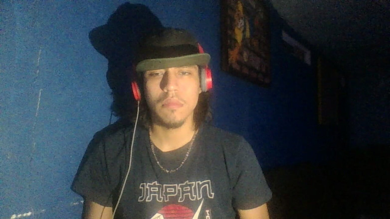 AlexAlejandro13: A fi pe camera web