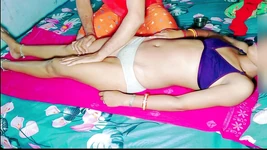 आदमी ने अपना दिमाग बदल लिया जब उसके सामने एक छोटी लड़की