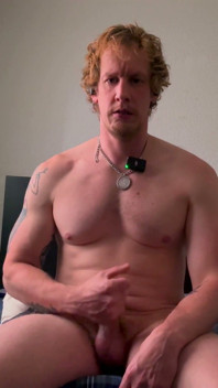Gay Gooner Christian Hunter stříká podruhé a dělá jeho tlustý ořezaný penis creamy af