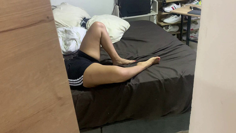 SENSESEX: Nevlastní otec šuká svou nevlastní dceru, zatímco ona se zdřímá