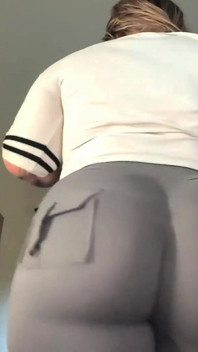 Pantalon de yoga et marche sur tapis roulant
