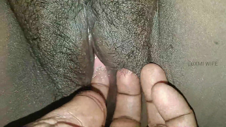 Luxmi Wife: 마사지사 핑거링 마누라의 보지 -4