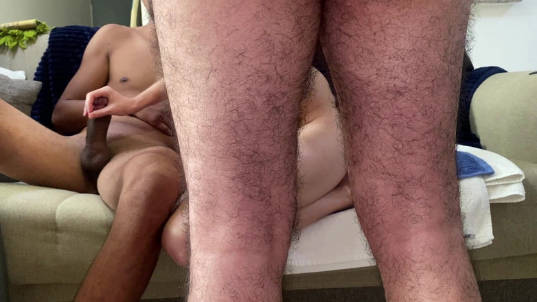 Mr Cute Cock: La miLF biricchino perde il controllo sul grosso cazzo nero...