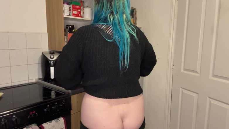 EeveeXo: Annoyed Maid Butt Cleaning