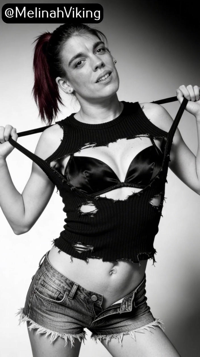 Melinah Viking: Sesi pemotretan b&amp;w tease